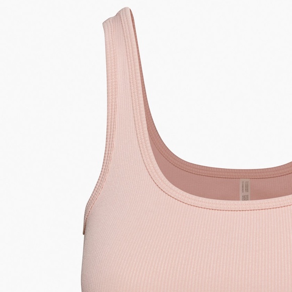 Aritzia The Group⎜LUSH SEAMLESS TOP⎜POETIC PINK - Picture 2 of 9